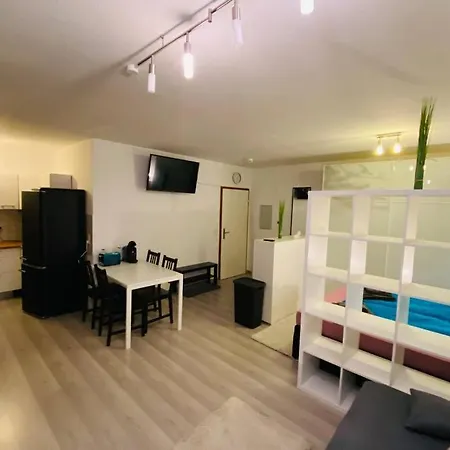Modern Studio Near University Appartement *